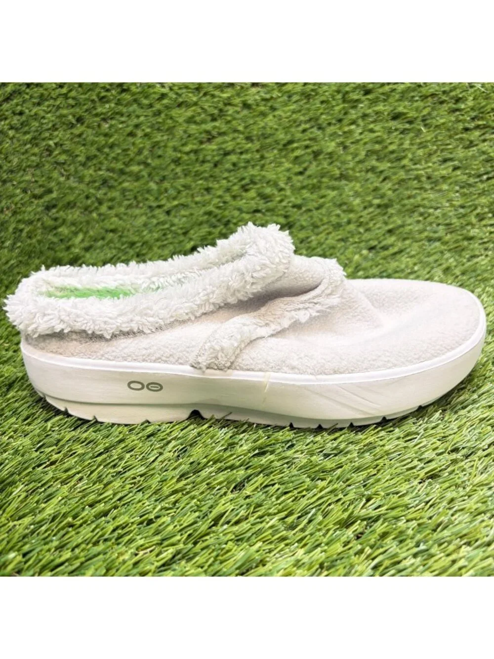 OOFOS OOcoozie Mule Womens Size 8.5 White Casual Walking Slip On Recovery Shoes